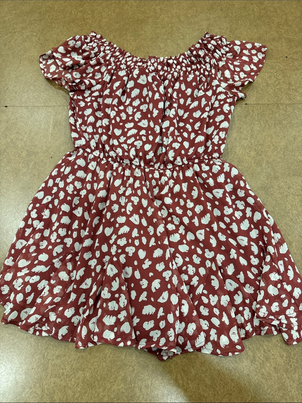 Blue Rain Rust Red and White Off-Shoulder Floral Print Romper • Lined • Size M